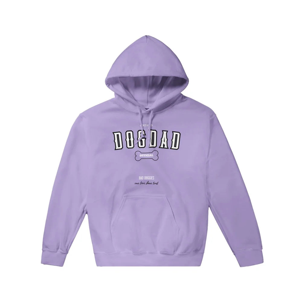Sweat Ă capuche lavande avec texte âDOGDADâ et graphisme en forme dâos.