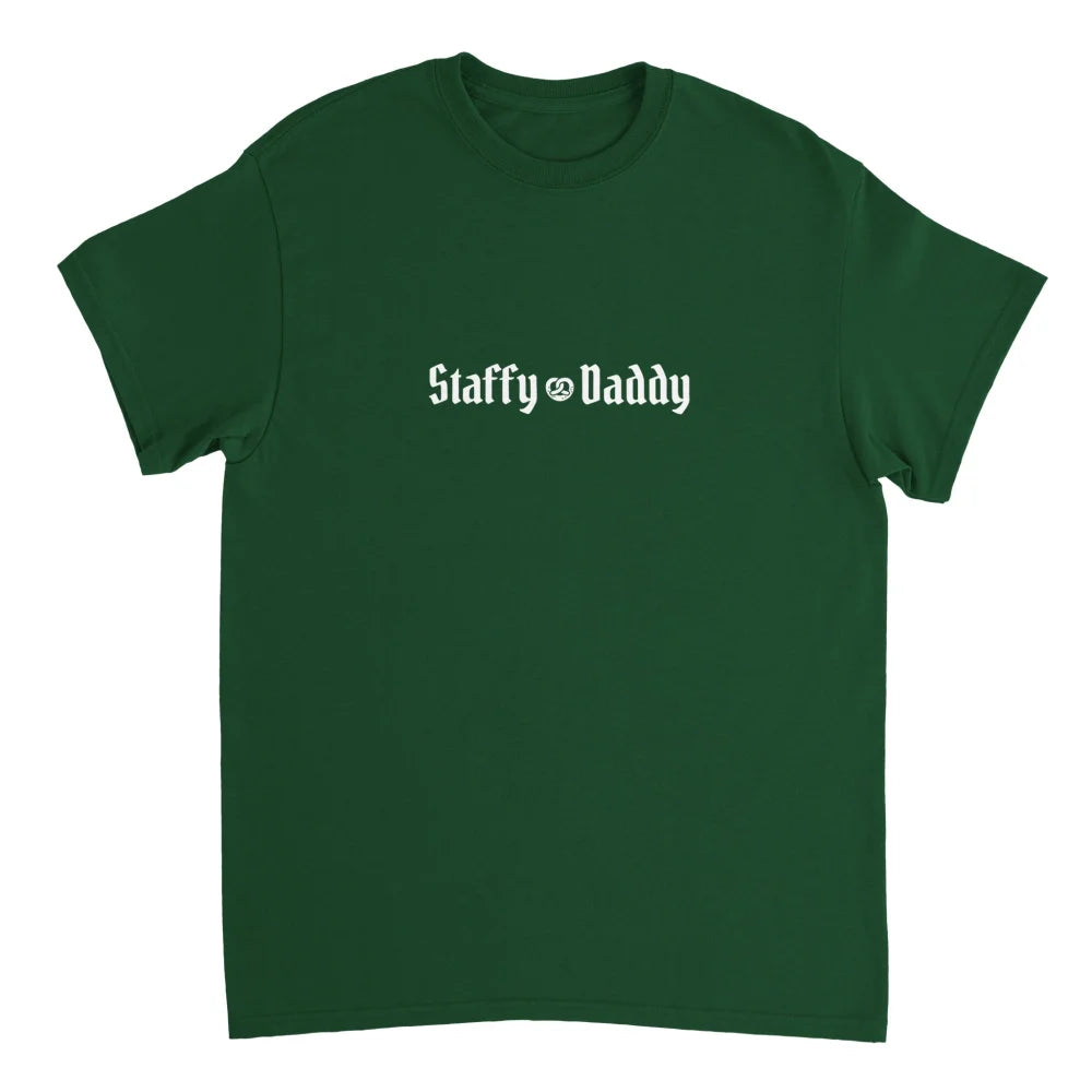 T-shirt vert avec texte blanc โStaffy Daddyโ.