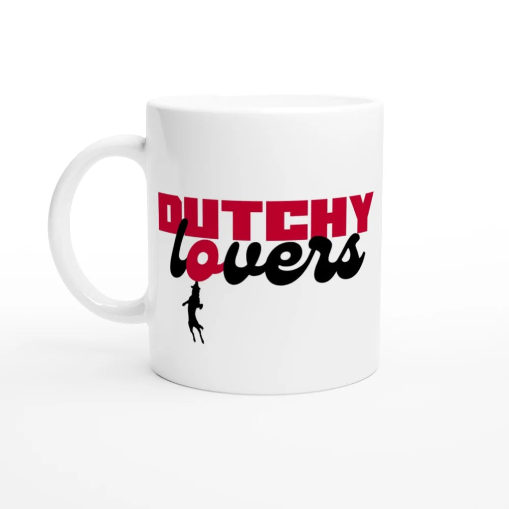 Mug en cĂ©ramique blanche avec le texte âDUTCHY loversâ et une petite silhouette suspendue.