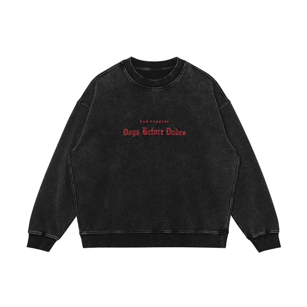 Crewneck Ultra Oversized BRODÉ - Dogs Before Dudes. ✌️ - S