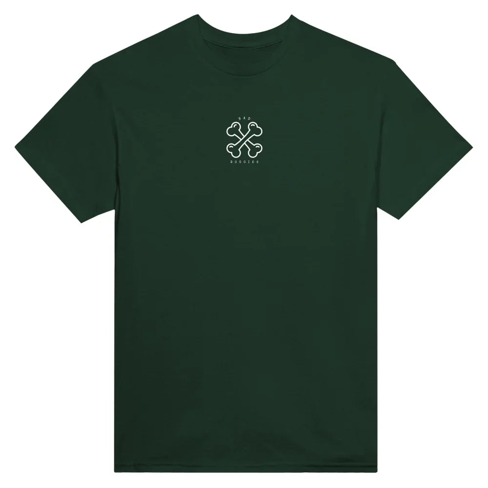 T-shirt vert foncé avec un petit logo blanc en forme de trèfle à quatre feuilles sur la poitrine.