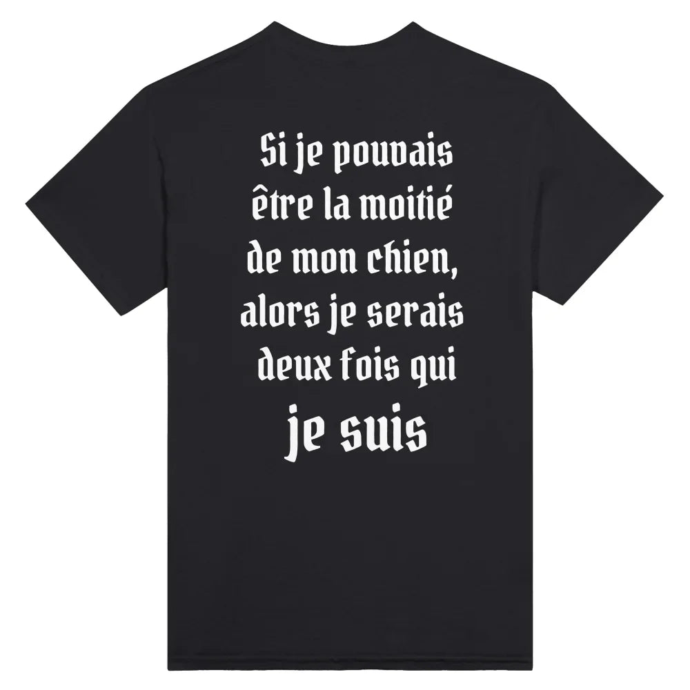 T-shirt noir avec texte français blanc imprimé au dos.